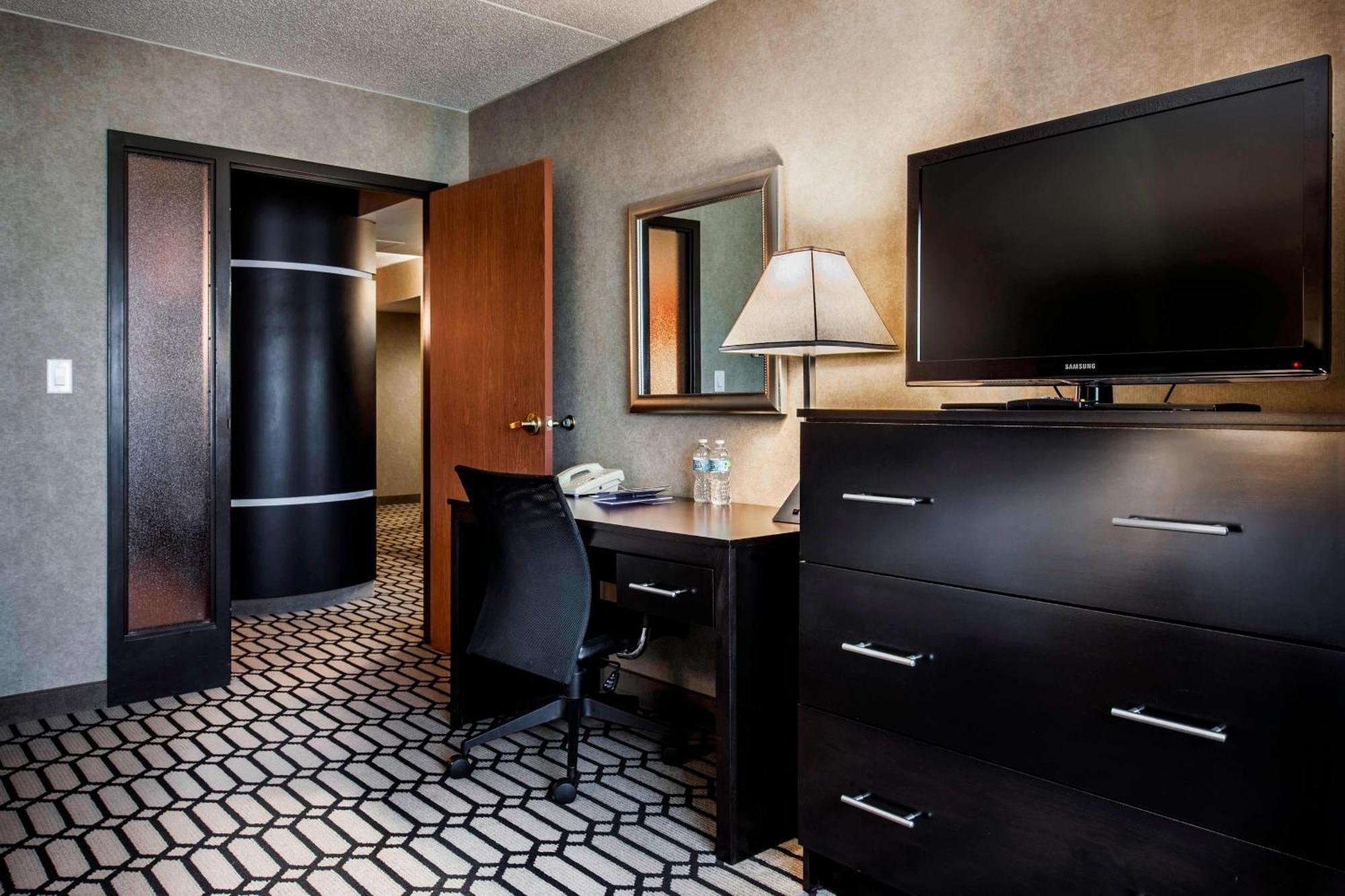 Delta Hotels By Marriott Fargo Eksteriør billede