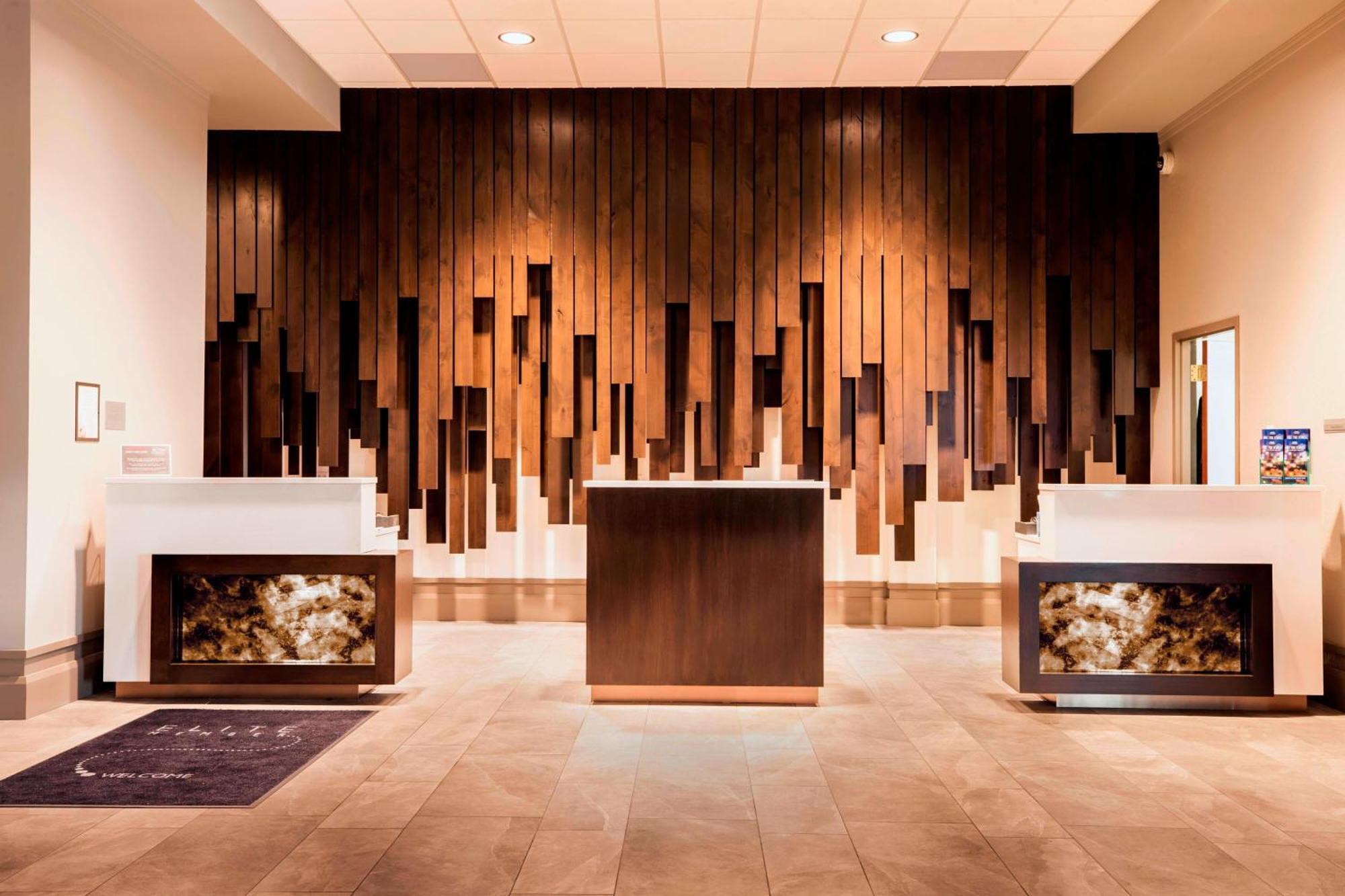 Delta Hotels By Marriott Fargo Eksteriør billede